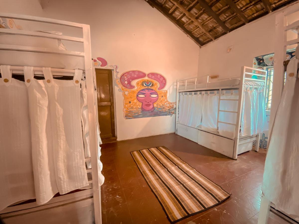 Gaia Hostels 안주나 외부 사진